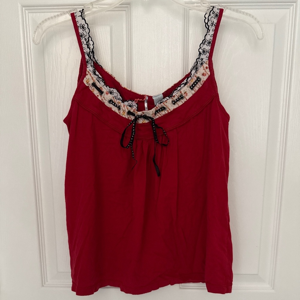 Anthropologie Ric Rac Red Trapeze Top w/ Contrast Floral and Eyelet Trim S EUC